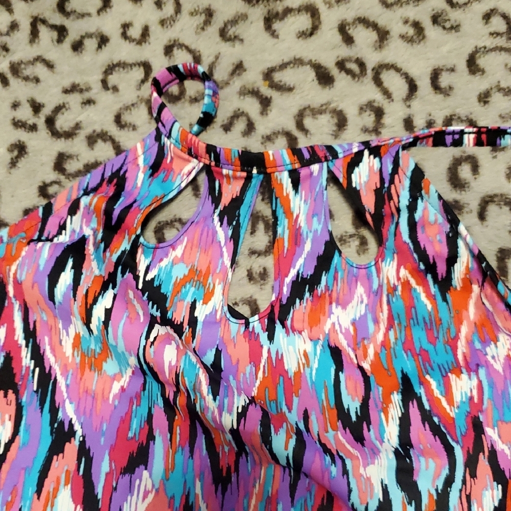 Multicolor Patterned Tankini Set - Picture 3 of 10
